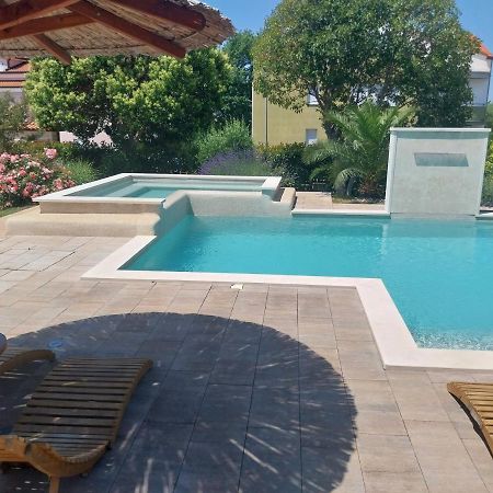 Apartments Residence V Porec Bagian luar foto