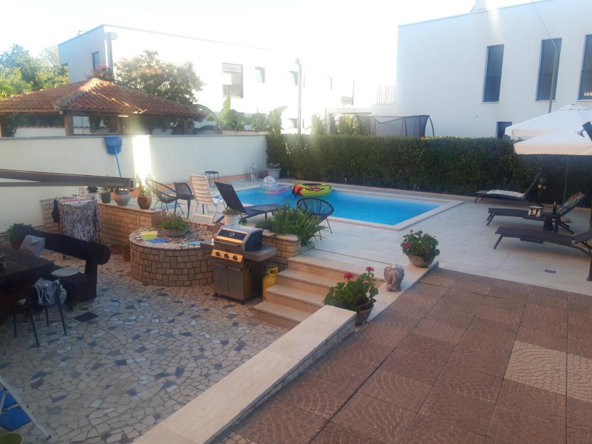 Apartments Residence V Porec Bagian luar foto