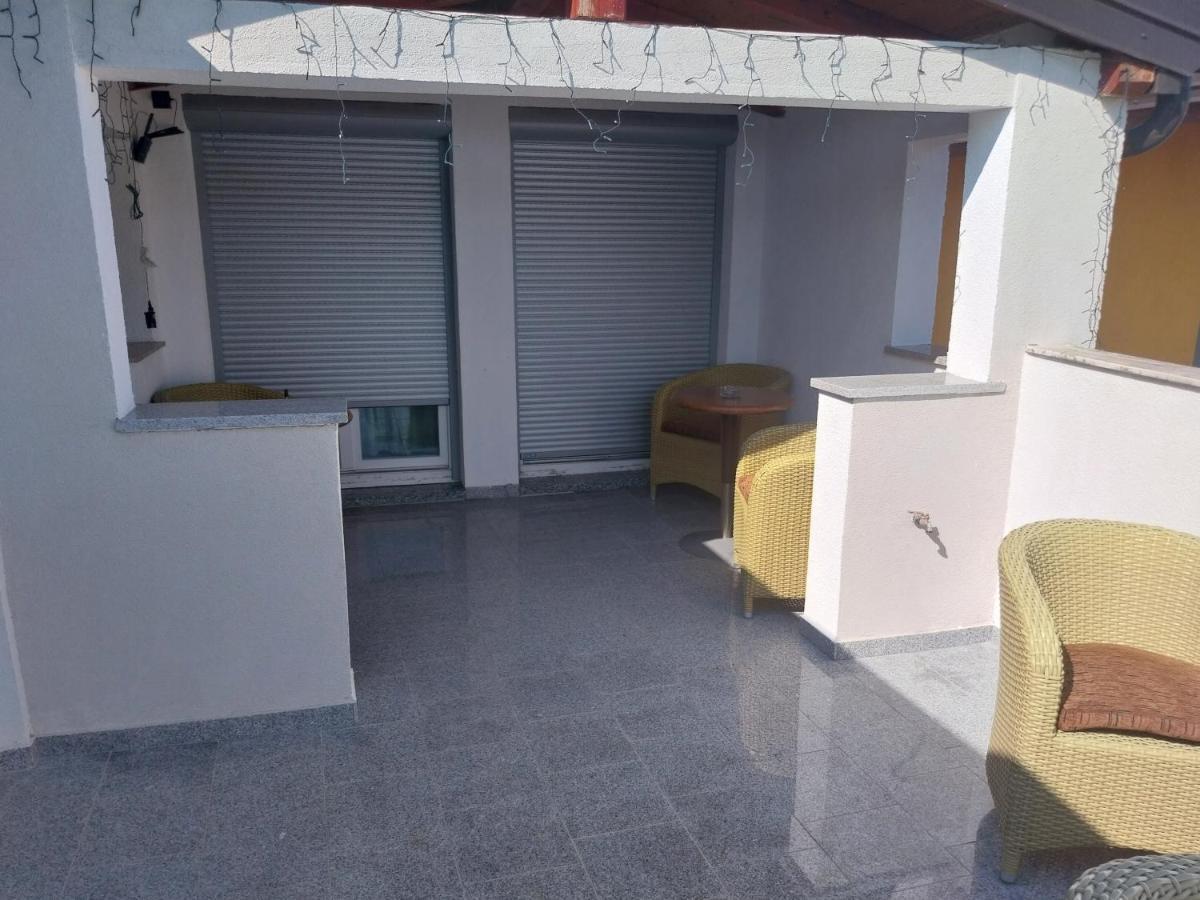 Apartments Residence V Porec Bagian luar foto