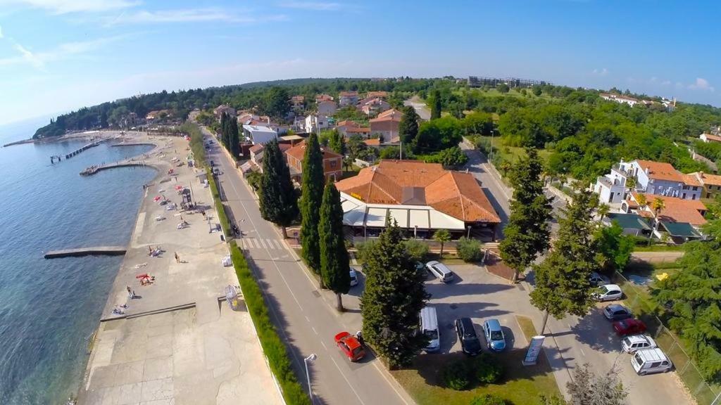 Apartments Residence V Porec Bagian luar foto